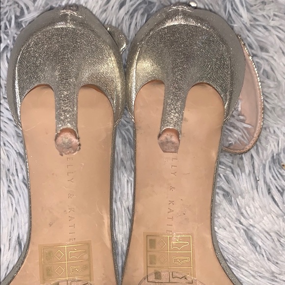 Gold sandals - Picture 4 of 5